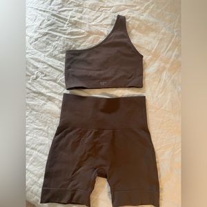 Brand new Set Active set